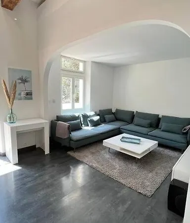 Villa Entierement Renovee Avec Piscine En Plein Coeur De - Corse *