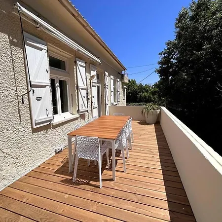 Entierement Renovee Avec Piscine En Plein Coeur De - Corse