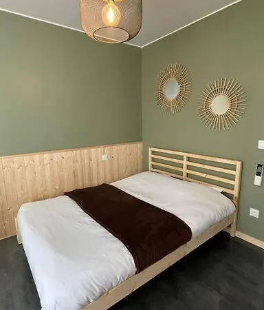 Entierement Renovee Avec Piscine En Plein Coeur De - Corse