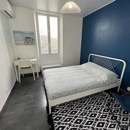 Entierement Renovee Avec Piscine En Plein Coeur De - Corse