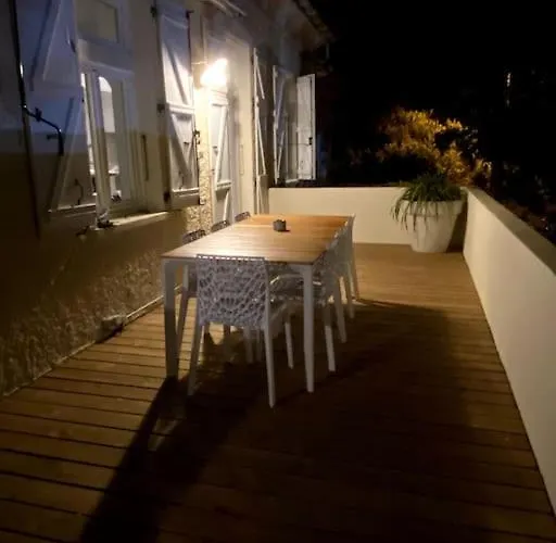Villa Entierement Renovee Avec Piscine En Plein Coeur De - Corse