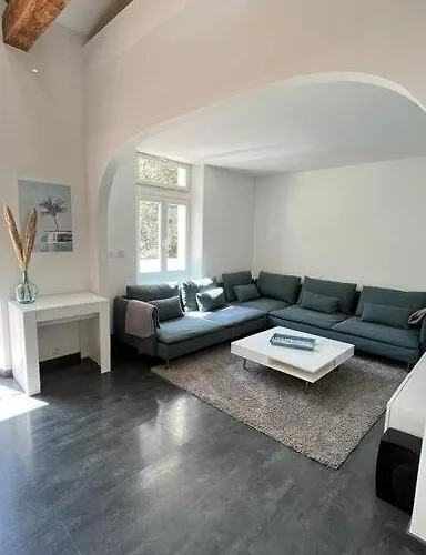 Villa Entierement Renovee Avec Piscine En Plein Coeur De - Corse *
