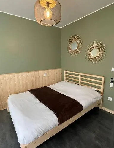 Entierement Renovee Avec Piscine En Plein Coeur De - Corse