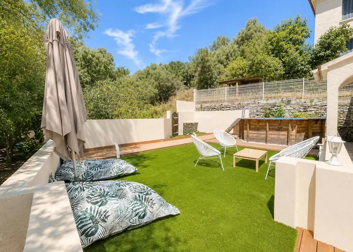 Entièrement Rénovée Avec Piscine En Plein Coeur De - Corse Villa *