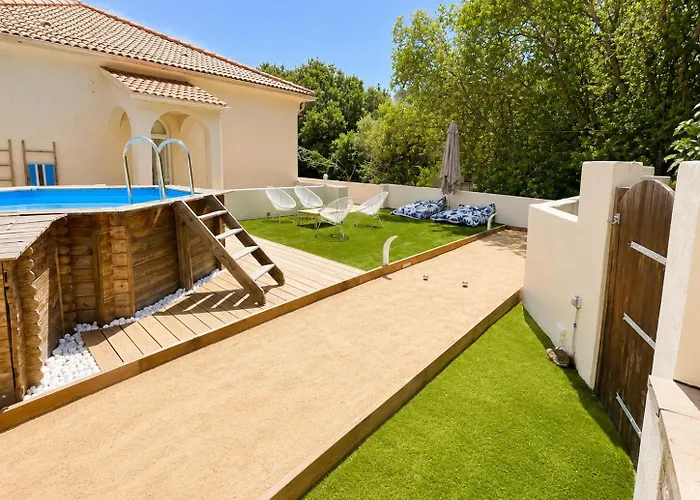 Villa Entièrement Rénovée Avec Piscine En Plein Coeur De - Corse *